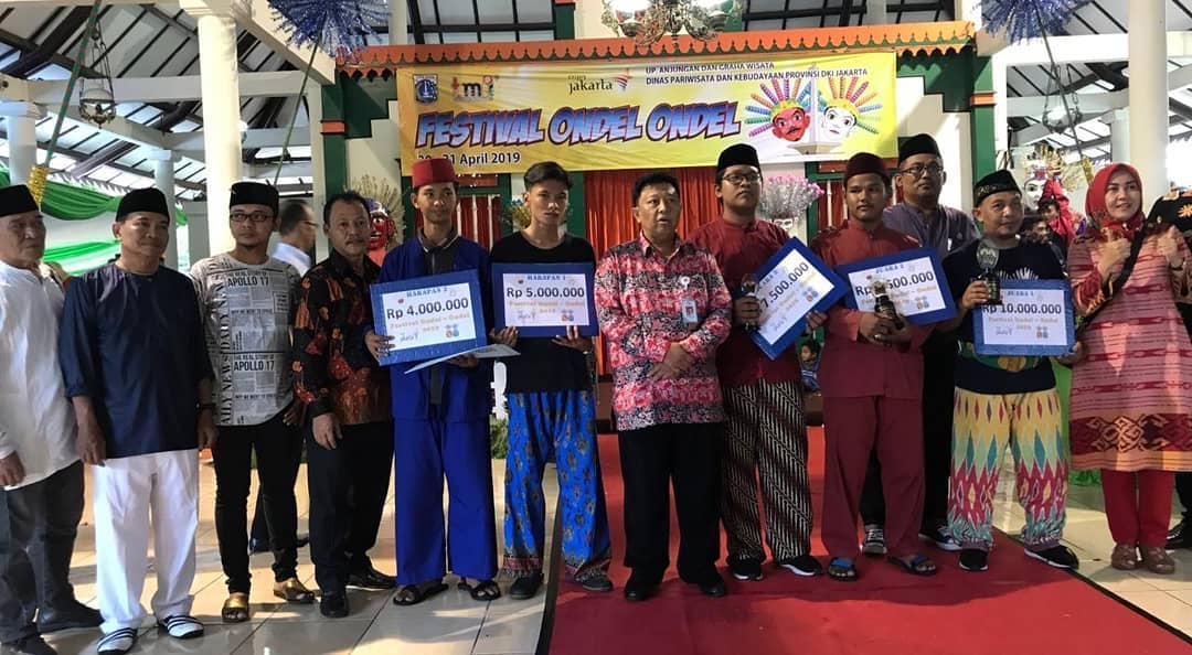 Kerja sama Komunitas Ondel-ondel DKI Jakarta dengan Anjungan DKI TMII ke-1.